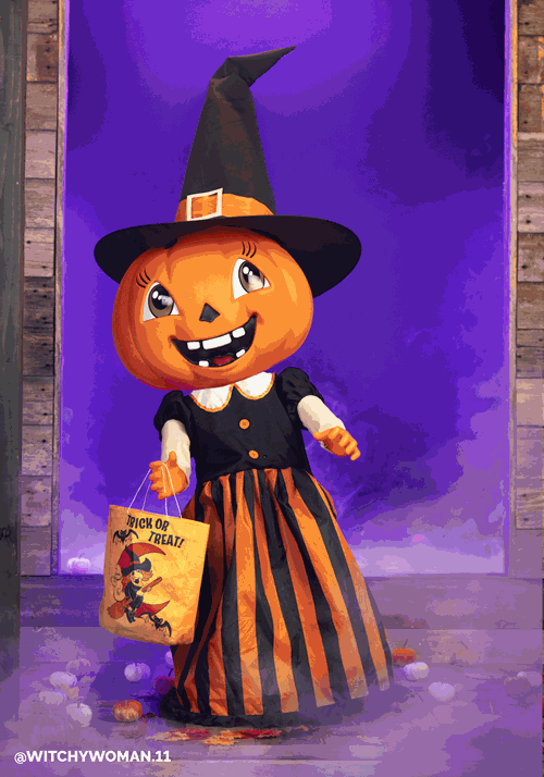 Gourdgeous Vintage Pumpkin Witch Animatronic Decoration